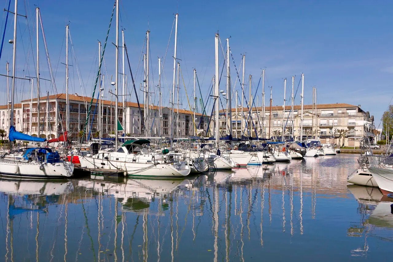 Rochefort Marina featured in the Visiting Rochefort Guide.