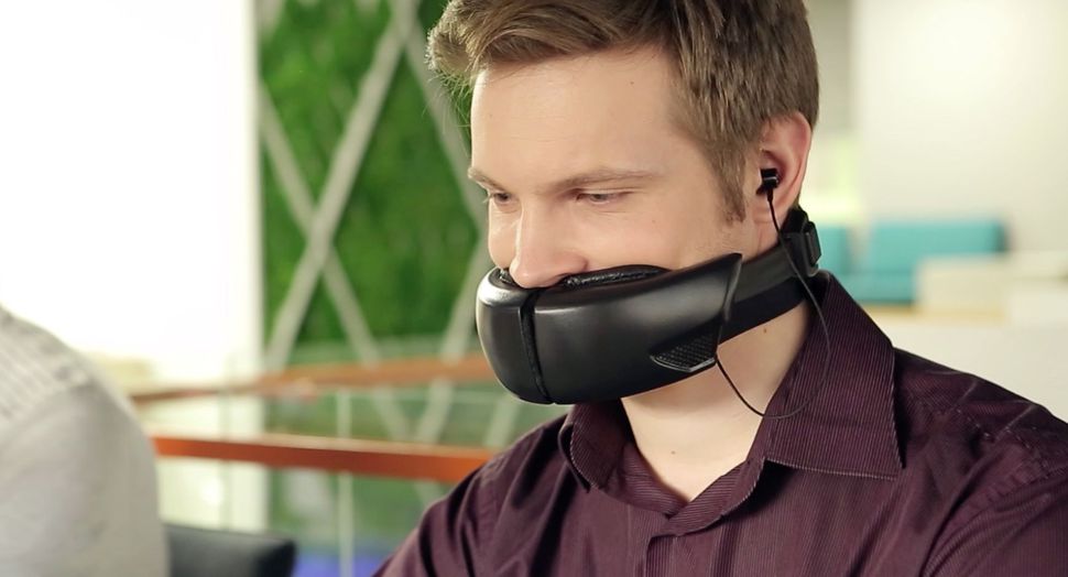 Hushme — Bluetooth-гарнитура, которая приглушает ваш голос, чтобы сохранить приватность беседы или просто не мешать окружающим.