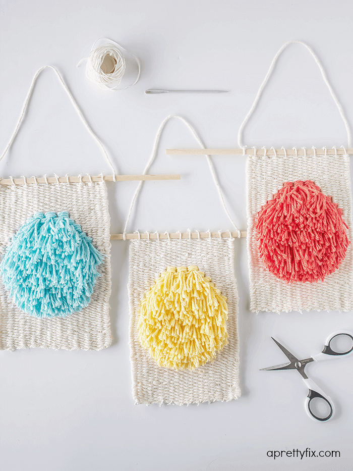 Create these super cute mini weavings using two easy to make weaving techniques. A lovely alternative to wall art and sweet addition to any space.