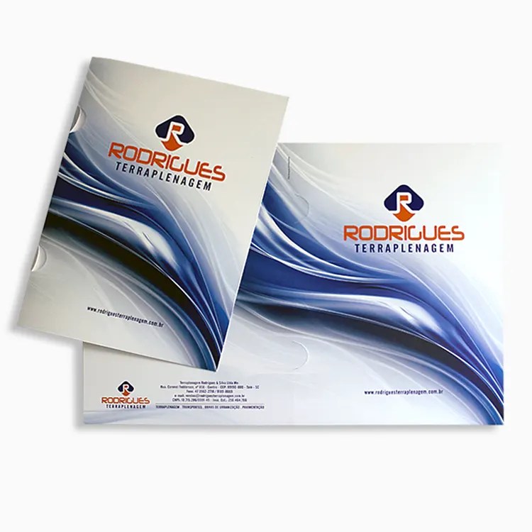 Este mockup está disponível no formato psd com um objeto inteligente incorporado. Pasta Com Orelha Loja Agencia Psd