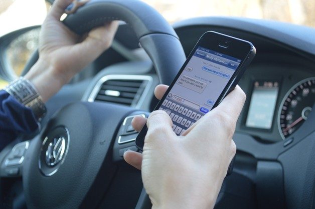 عندما يتحول الهاتف من سلعة خدمية إلى هوس.. ماذا تعرف عن &laquo;النوموفوبيا&raquo;؟