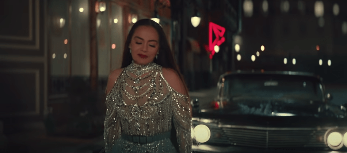 استغرق الأمر 1000 ساعة من العمل.. زهير مراد يكشف أسرار إطلالة شريهان المميزة