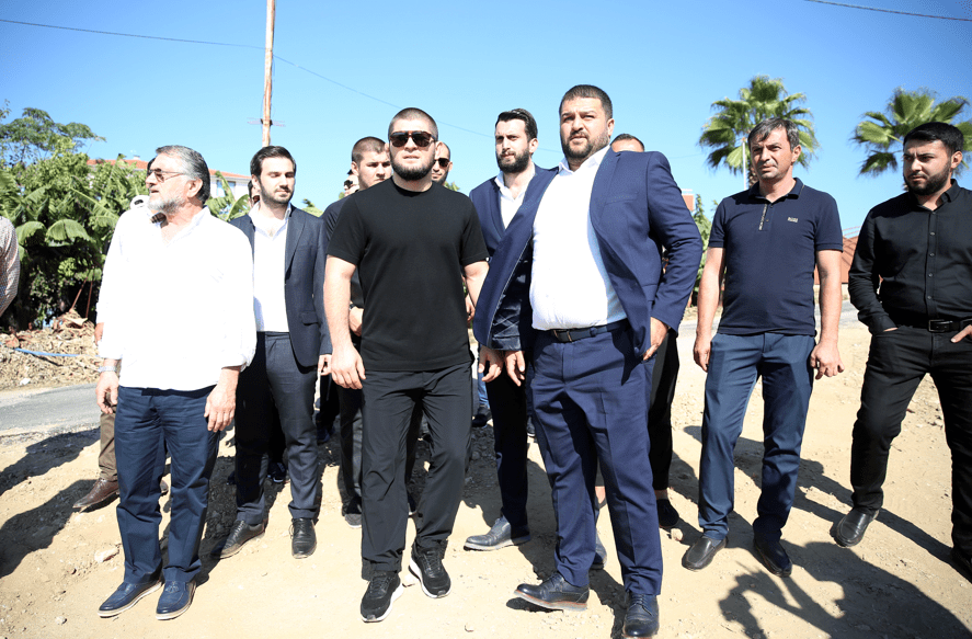 حبيب نورمحمدوف يعتزم بناء فندق إسلامي في تركيا.. نجم الفنون القتالية يدخل عالم المال والأعمال (صور) حبيب نورمحمدوف يعتزم بناء فندق إسلامي في تركيا.. نجم الفنون القتالية يدخل عالم المال والأعمال (صور)