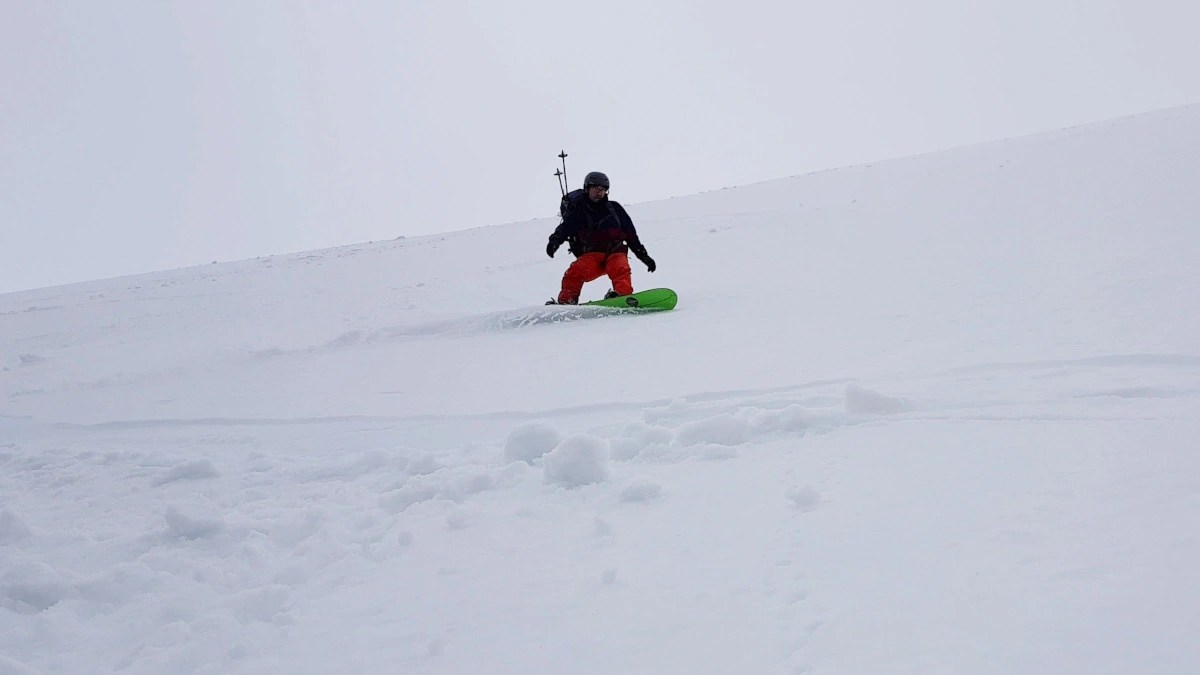 splitboard snowboarding