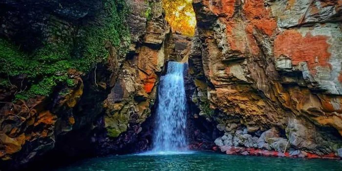 Keindahan Alam di Sekitar Air Terjun Tembok Barak