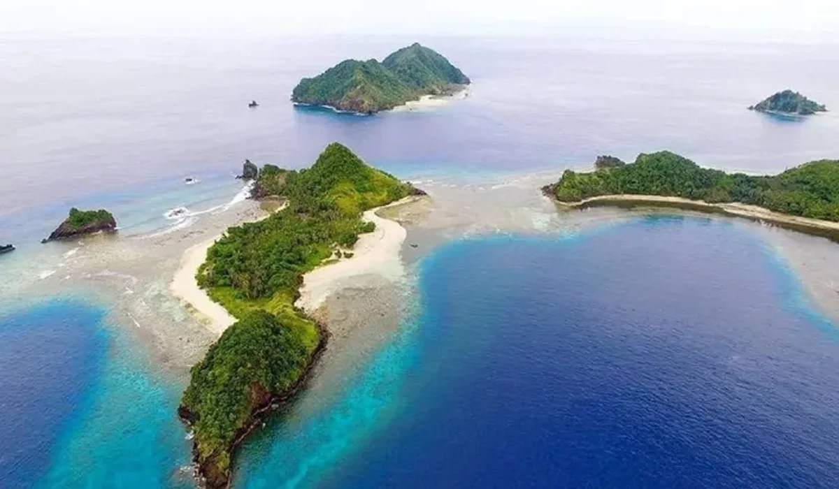 Pulau Mahoro: Permata Tersembunyi di Laut Biru Maluku