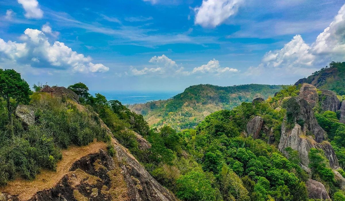Menikmati Panorama Spektakuler Dari Puncak Gunung Api Purba Nglanggeran