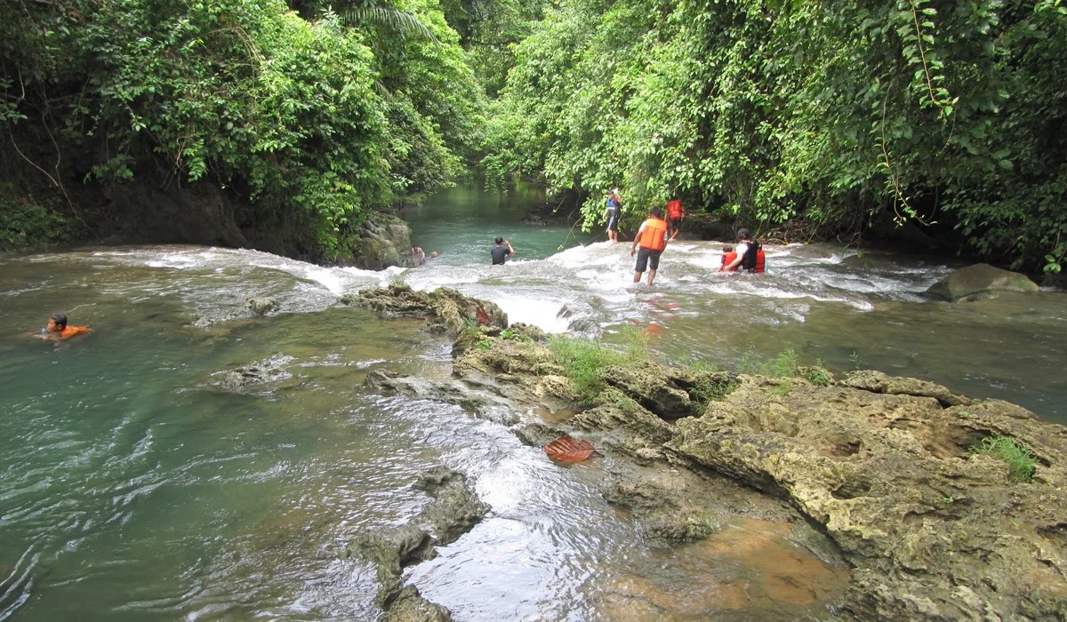 Menyusuri Keindahan Sungai Citumang, Surga Tersembunyi di Pangandaran