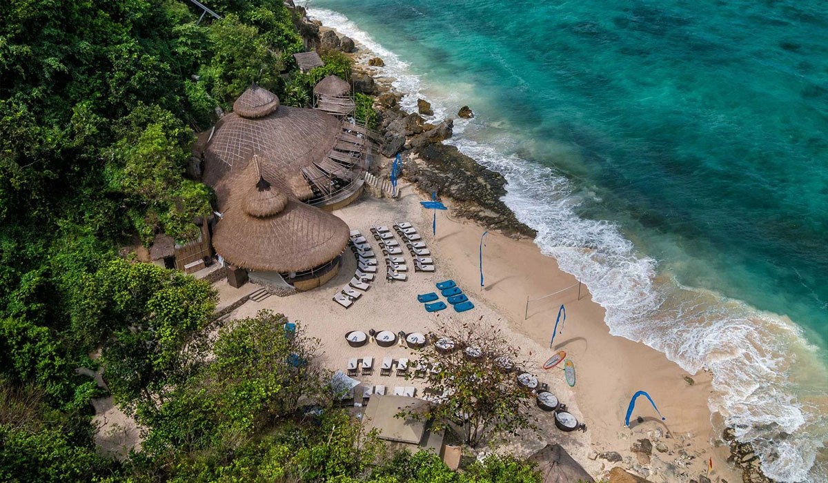 Pantai Karma Kandara – Wisata Yang Wajib Dikunjungin Di Bali