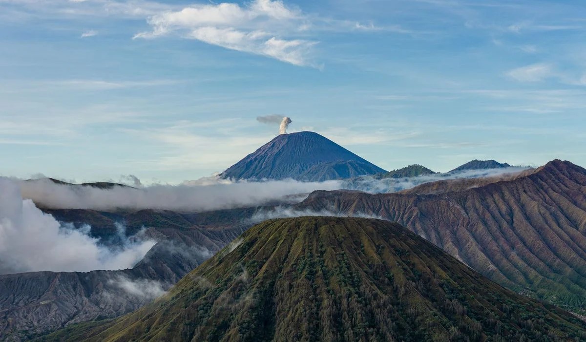 Penutupan Pendakian Gunung Semeru di 17 Agustus 2025, Apa Penyebabnya?