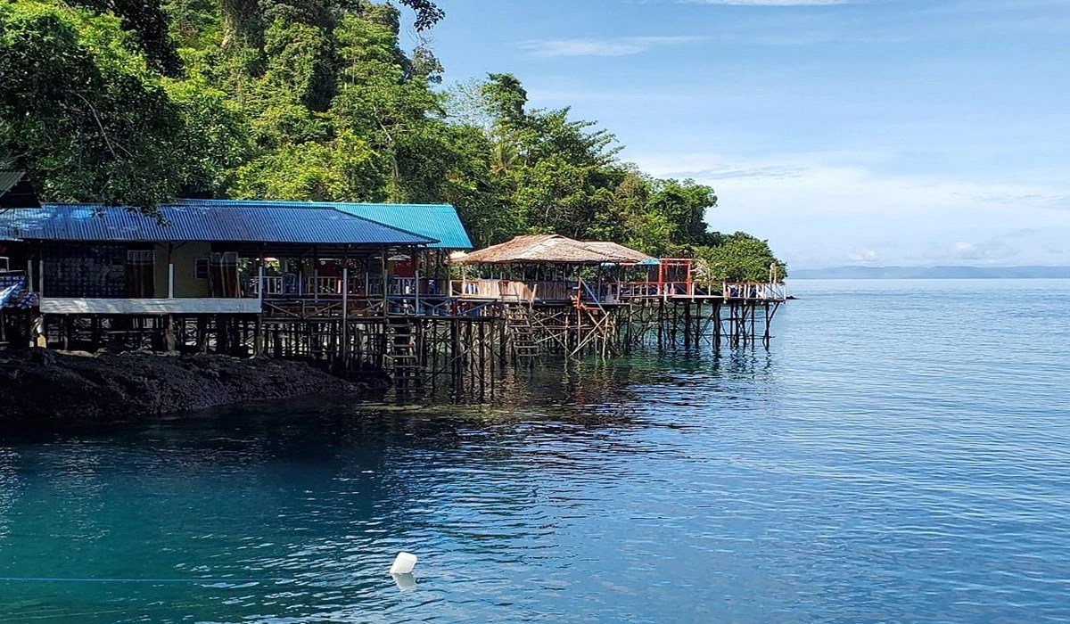 Keindahan Pantai Lubang Buaya yang Jarang Orang Tahu di Morella