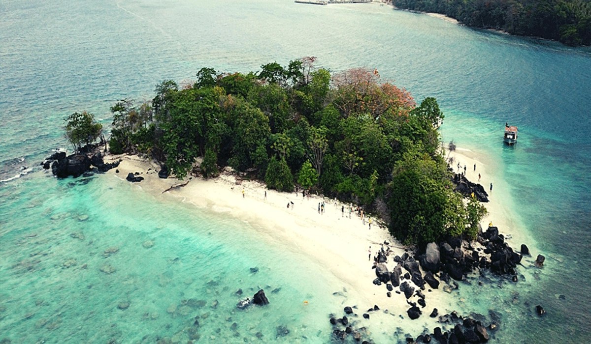 Pulau Sebesi, Surga Bahari Di Selat Sunda Dengan Keajaiban Alam Dan Budaya