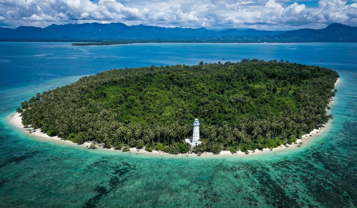 Menyelami Keindahan dan Pesona Pulau Karang: Permata Tersembunyi Nusantara