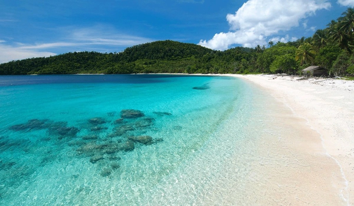 Menjelajahi Permata Tersembunyi Maluku Utara, Keindahan Eksotis Pulau Gebe