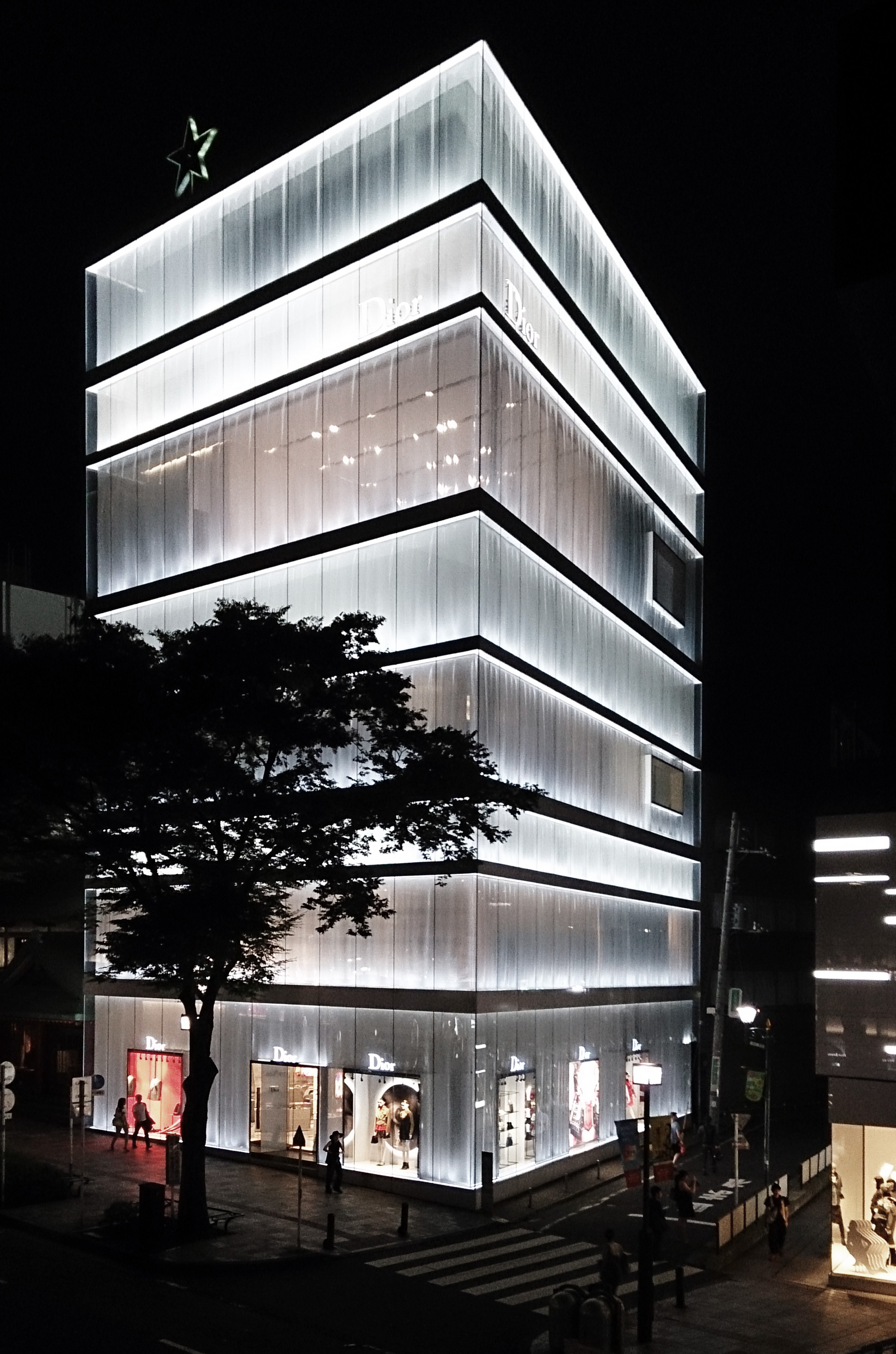2003 – Dior Omotesando – SANAA – architecture tokyo