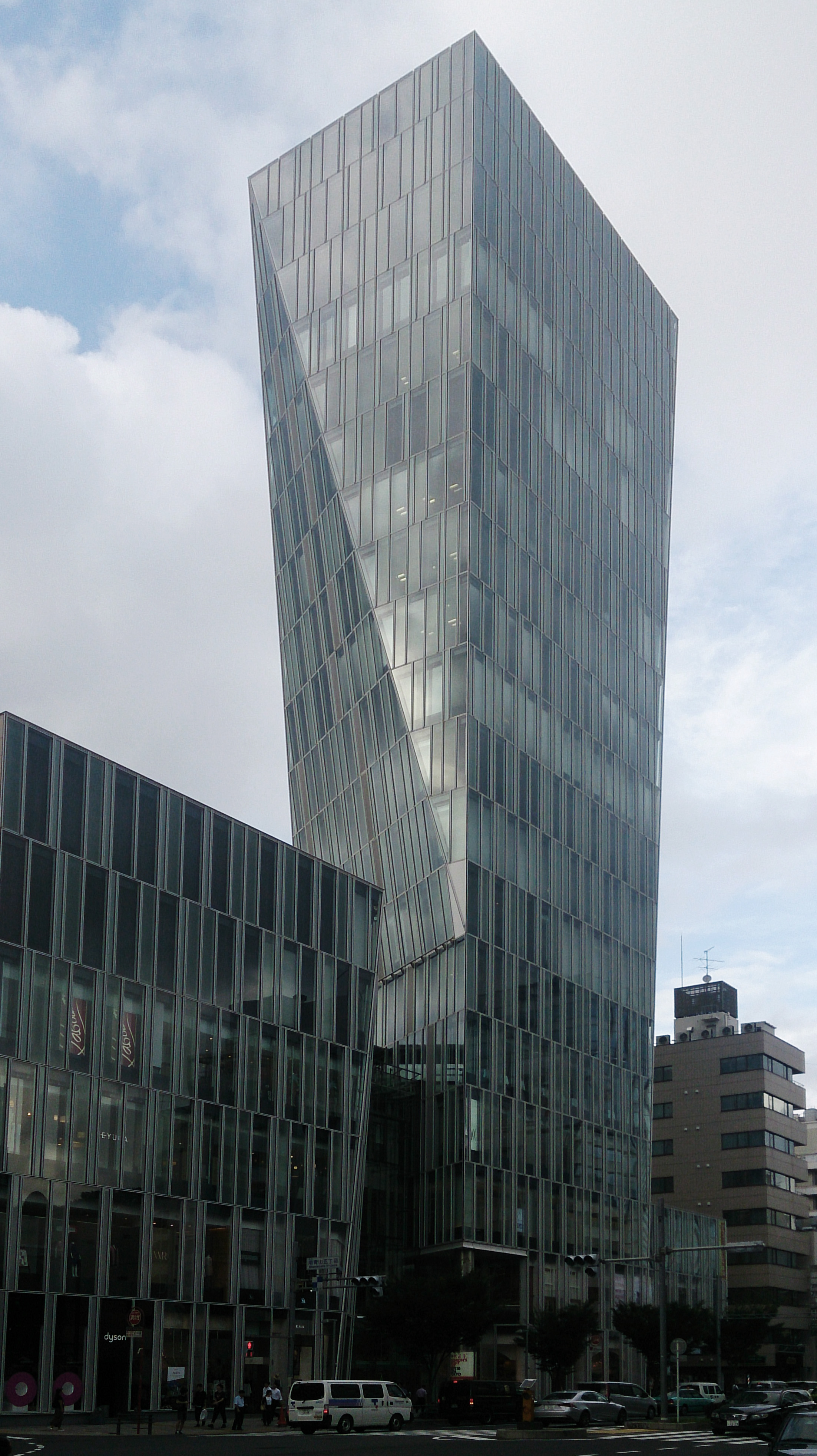 青山アオ 2009 – AO Aoyama Building – Nihon Sekkei – architecture tokyo