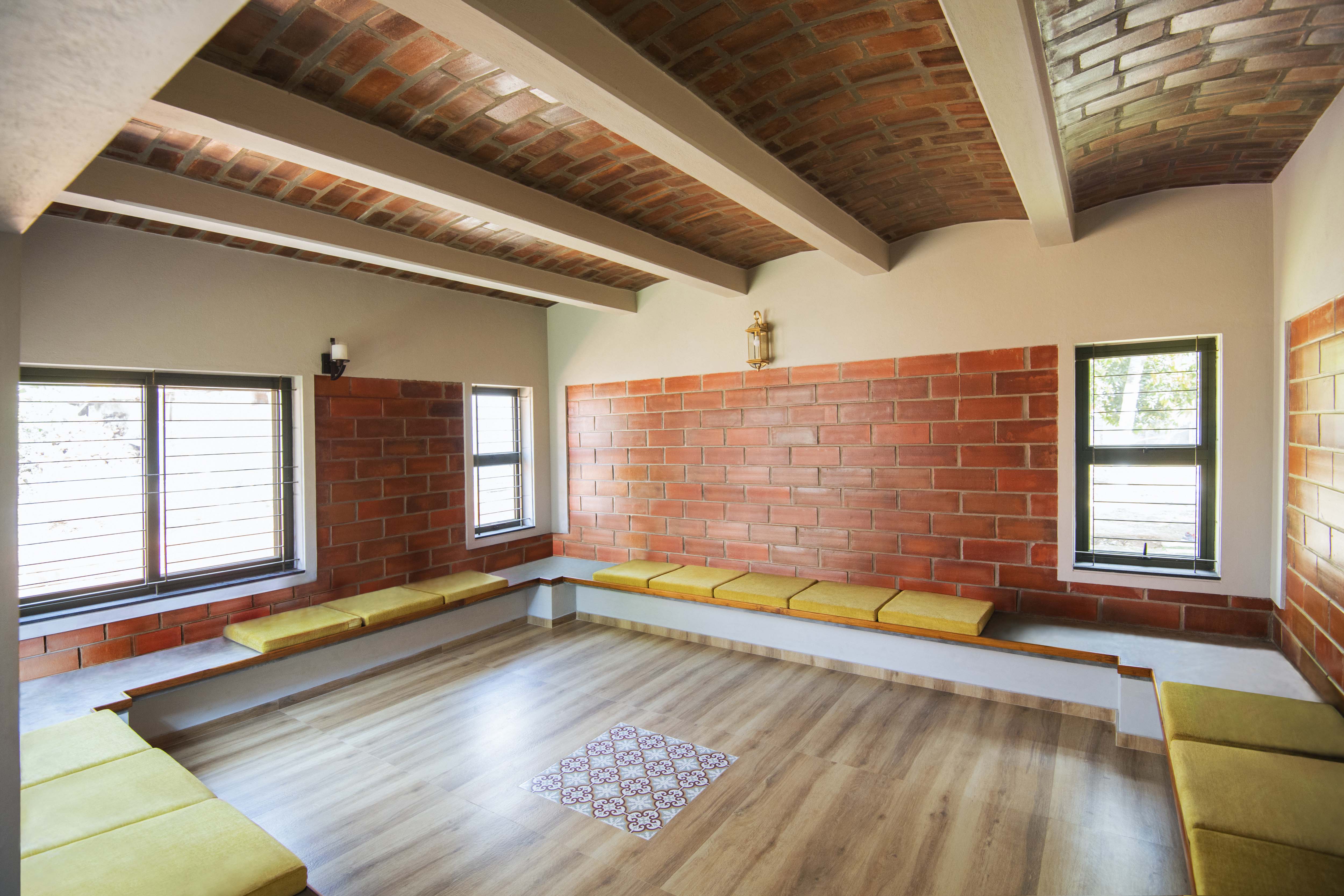 Farmhouse for Vishwanath at Mysore by Design Front architects