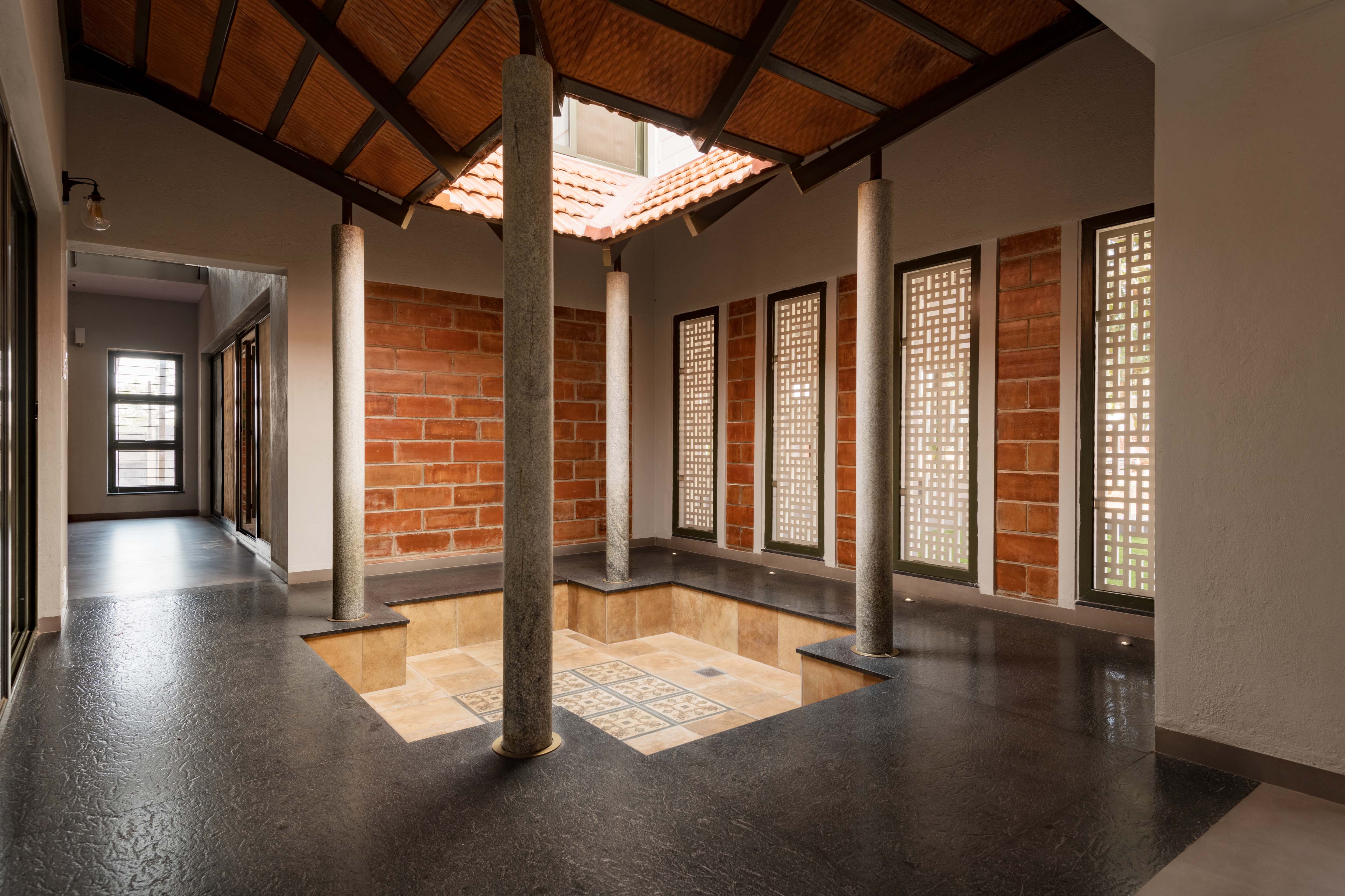 Farmhouse for Vishwanath at Mysore by Design Front architects