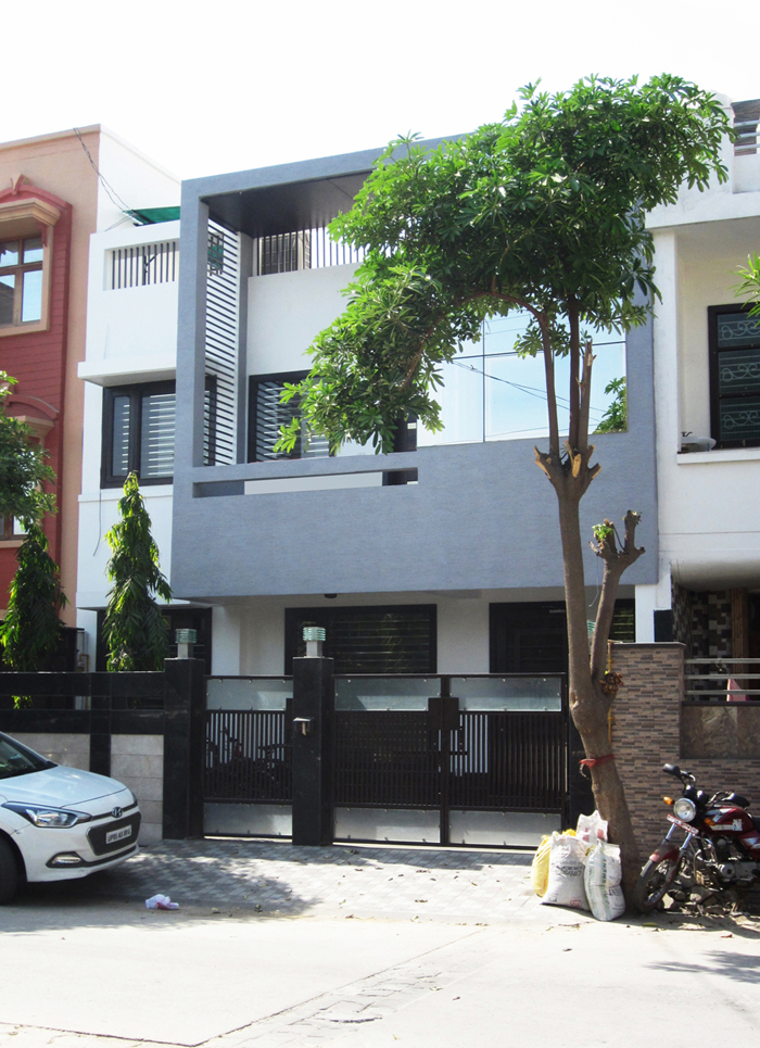 Radha Puram Residence at Mathura by Jaikeshav Mishra Architects