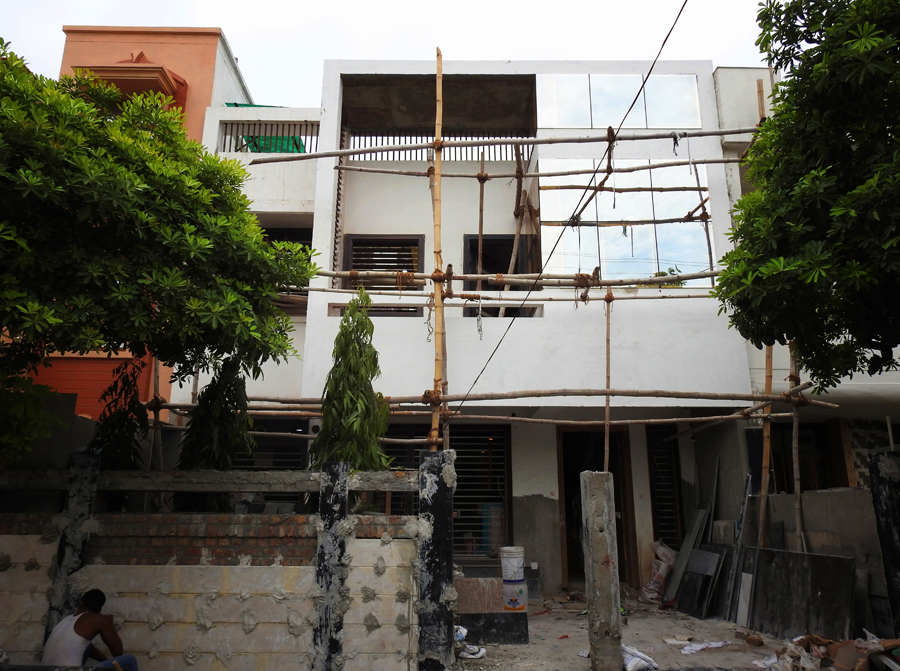 Radha Puram Residence at Mathura by Jaikeshav Mishra Architects