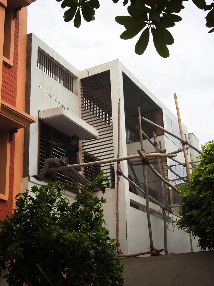 Radha Puram Residence at Mathura by Jaikeshav Mishra Architects