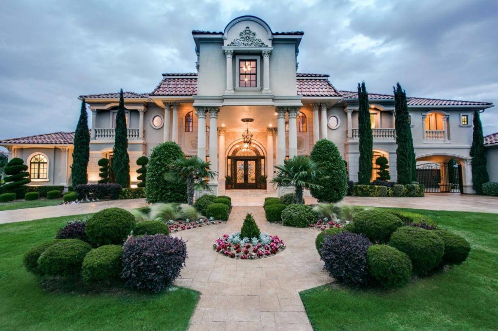 15 Sophisticated and Classy Mediterranean House Designs ...