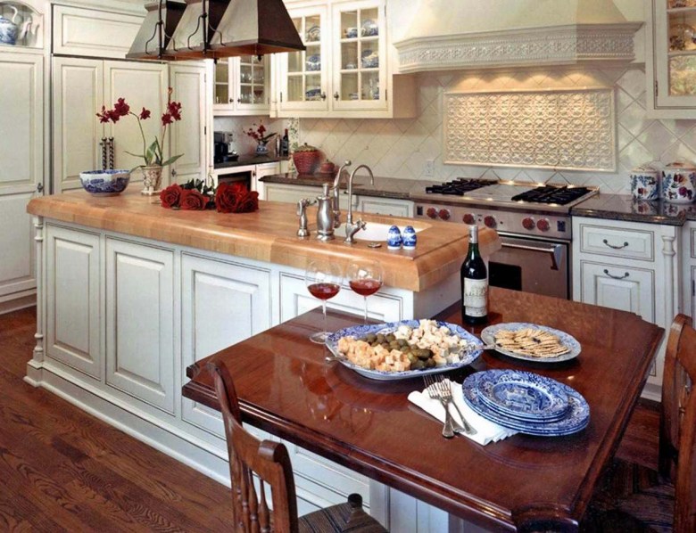 Built-In Dining Table Built-In Dining Table