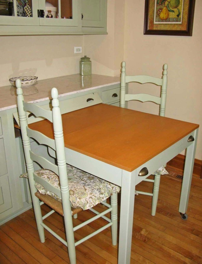 Slide-Out Table Slide-Out Table