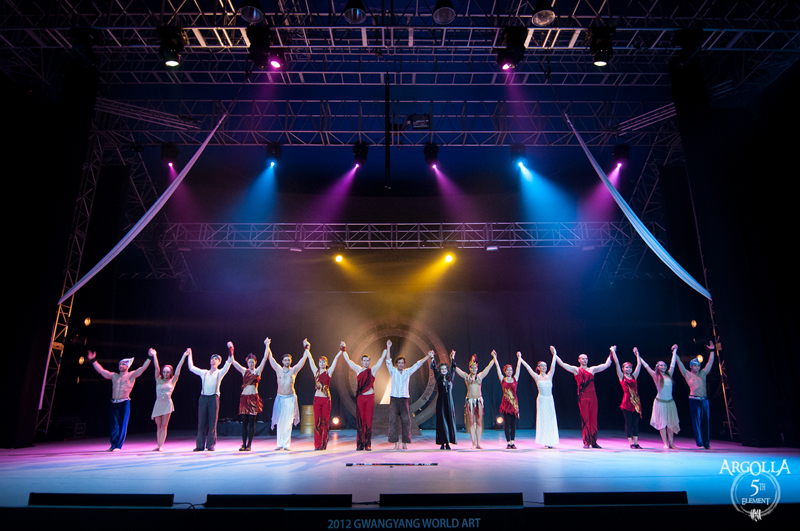 Argolla 5th Element Acrobatic Show