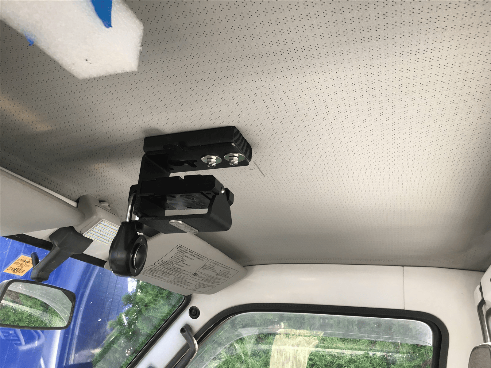 Jeff’s custom overhead ARmA15 installation in a Suzuki Carry — photo 3