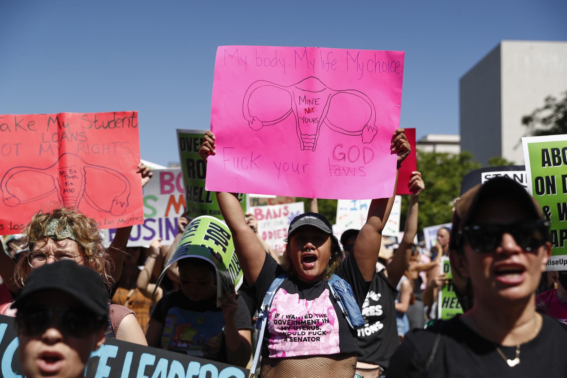 «Mi cuerpo, mi decisión», reivindican miles de mujeres en Los Ángeles