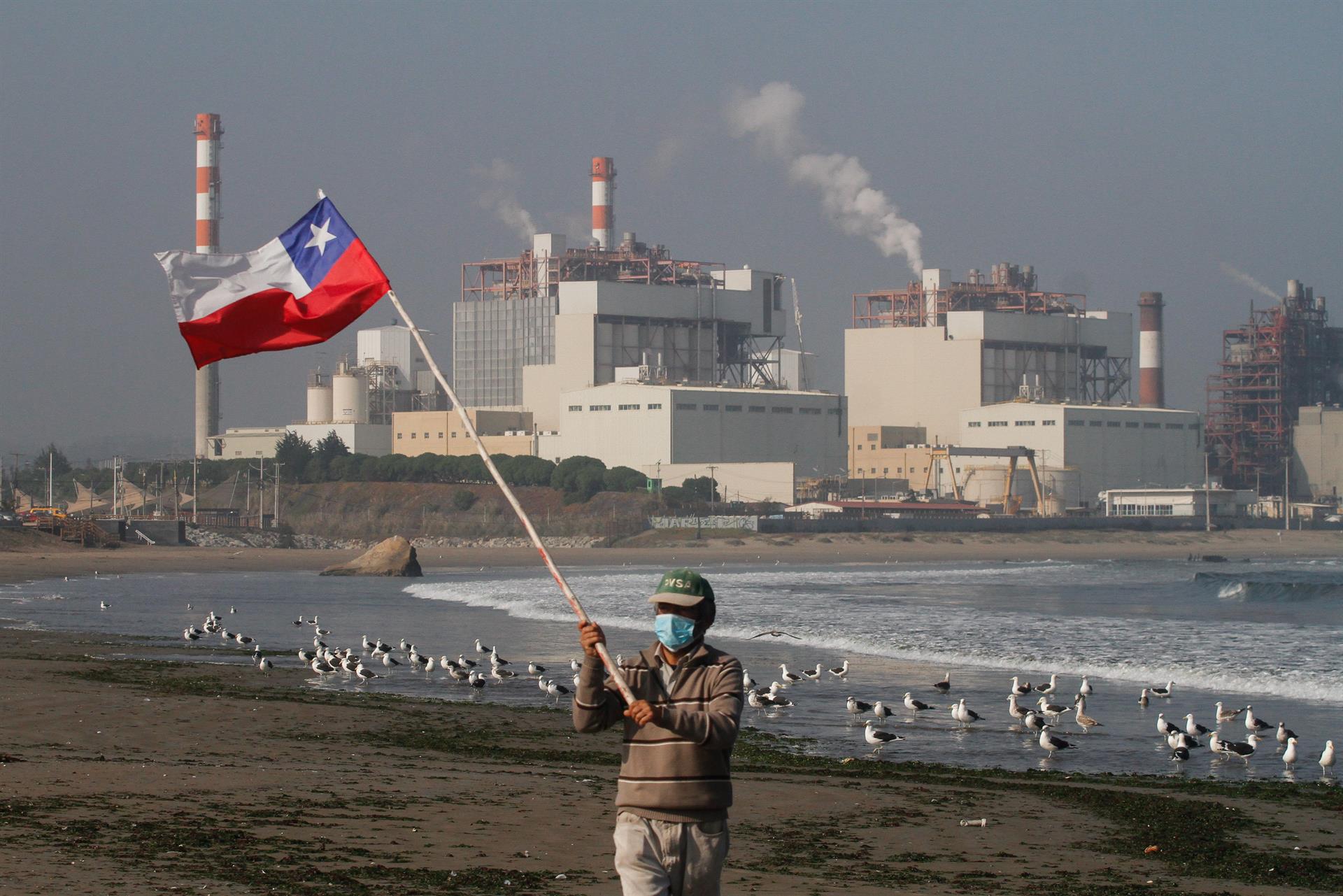 Nueva intoxicación por contaminación en Chile afecta al menos a 30 estudiantes