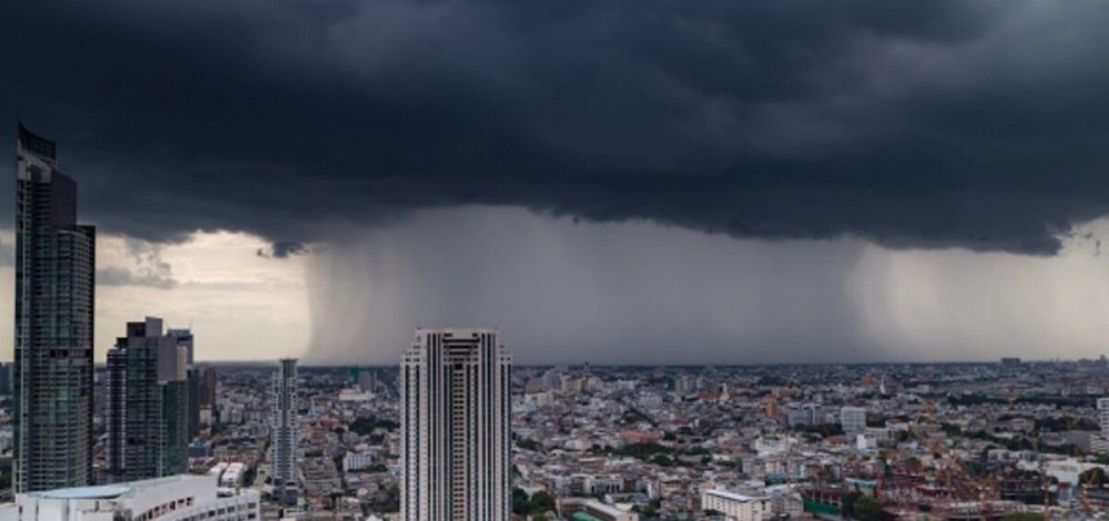 สภาพอากาศวันนี้ กรมอุตุฯ เตือน ฝนถล่มหนัก 38 จังหวัด ระวังอันตราย