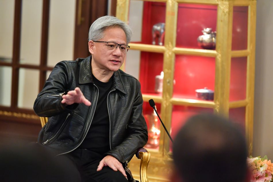 ซีอีโอ Nvidia ยัน AI ไม่ได้มาแทนที่ซอฟต์แวร์ หลังหุ้นซอฟต์แวร์ถูกเทขายทั่วโลก