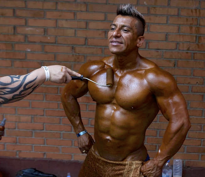 Top more than 127 bodybuilding posing oil xkldase.edu.vn