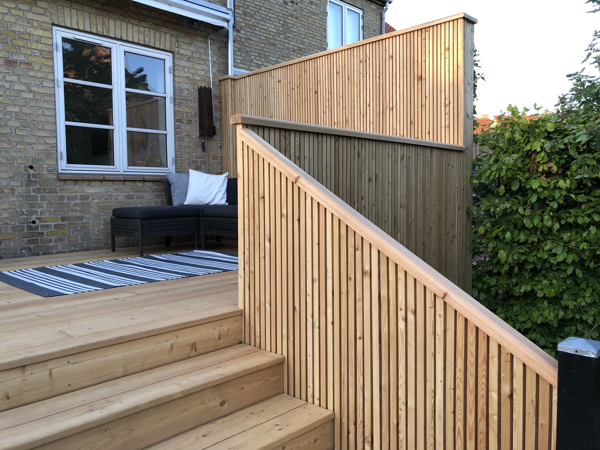 Flot løsning med beklædningslister i Sibirisk Lærk