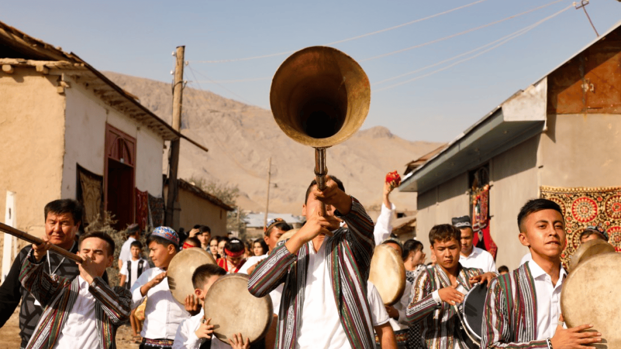 Узбекистан: отдых в традиционной деревне Нуратау, культура и природа Uzbekistan holiday in Nuratau village — cultural and eco travel experience