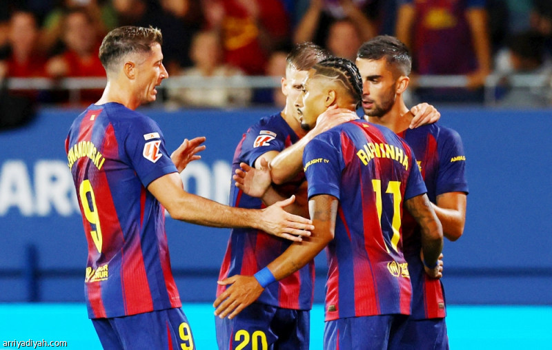 برشلونة يطارد الريال بثلاثية خيتافي