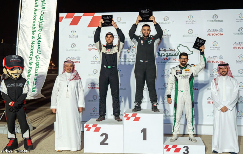 العطاري يتصدر افتتاحية الأوتوكروس