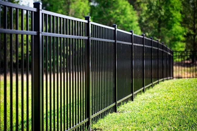 A Guide to Choosing the Perfect Modern Fence Design for Your Home