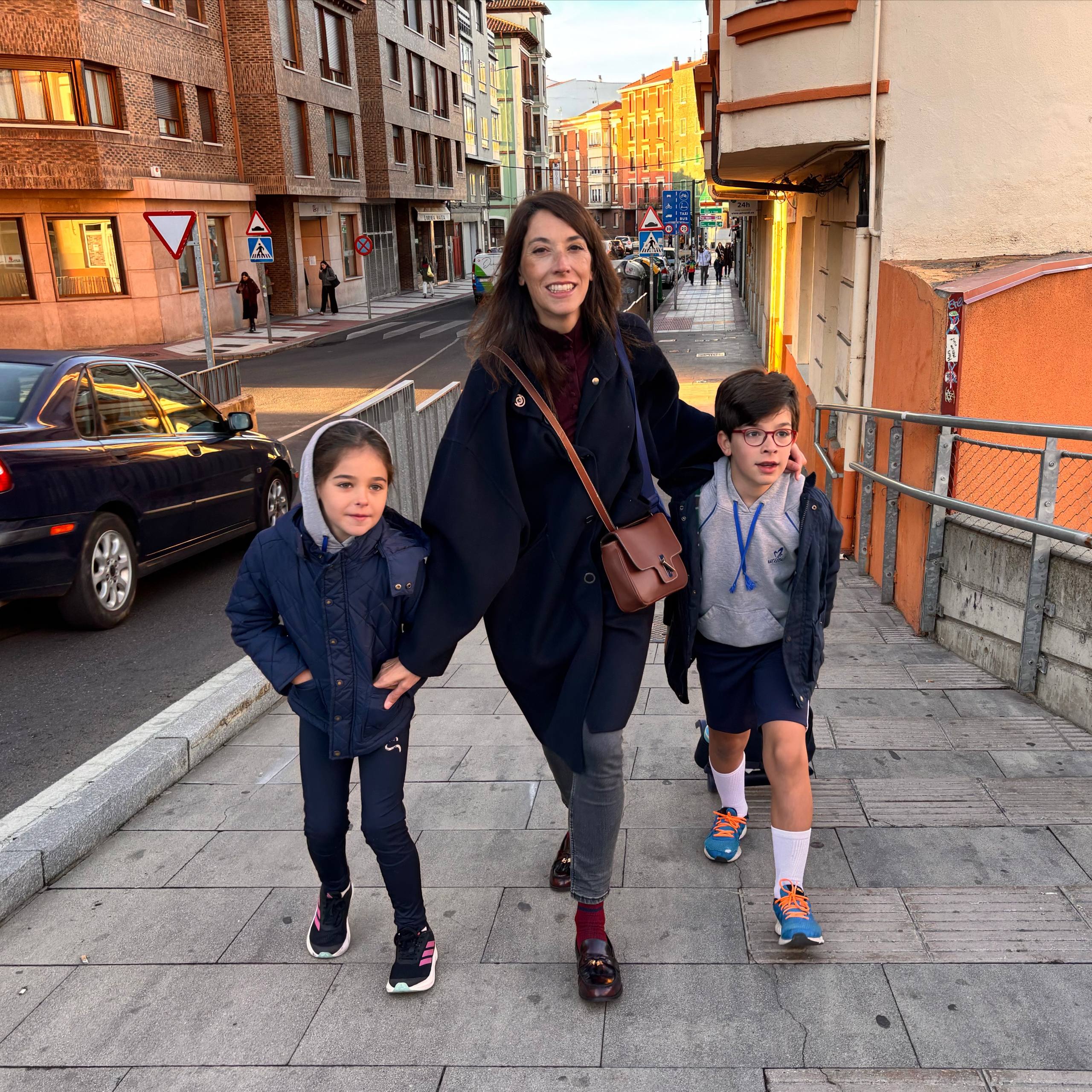 ¿Qué tipo de locura es esta? Mamá nos ha vuelto a traer al cole