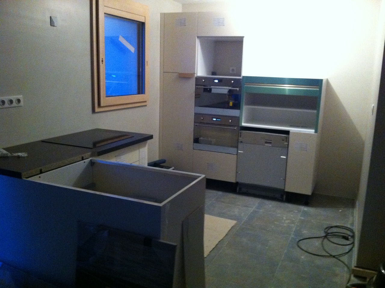 Pose d'une cuisine "Cusine Lube" / ART'34 / Artisan Montpellier