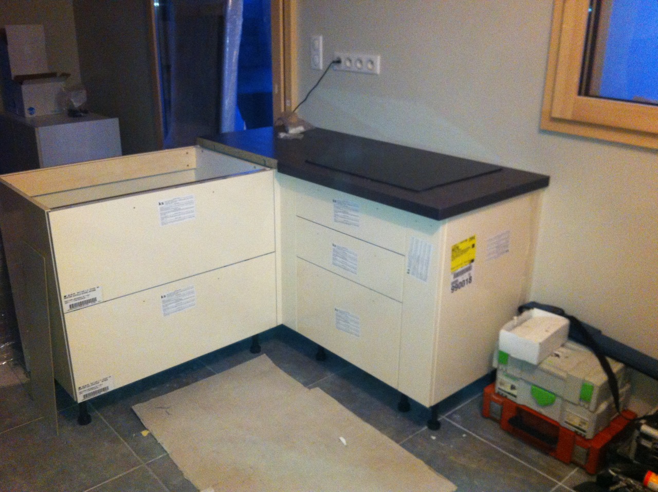 Pose d'une cuisine "Cusine Lube" / ART'34 / Artisan Montpellier