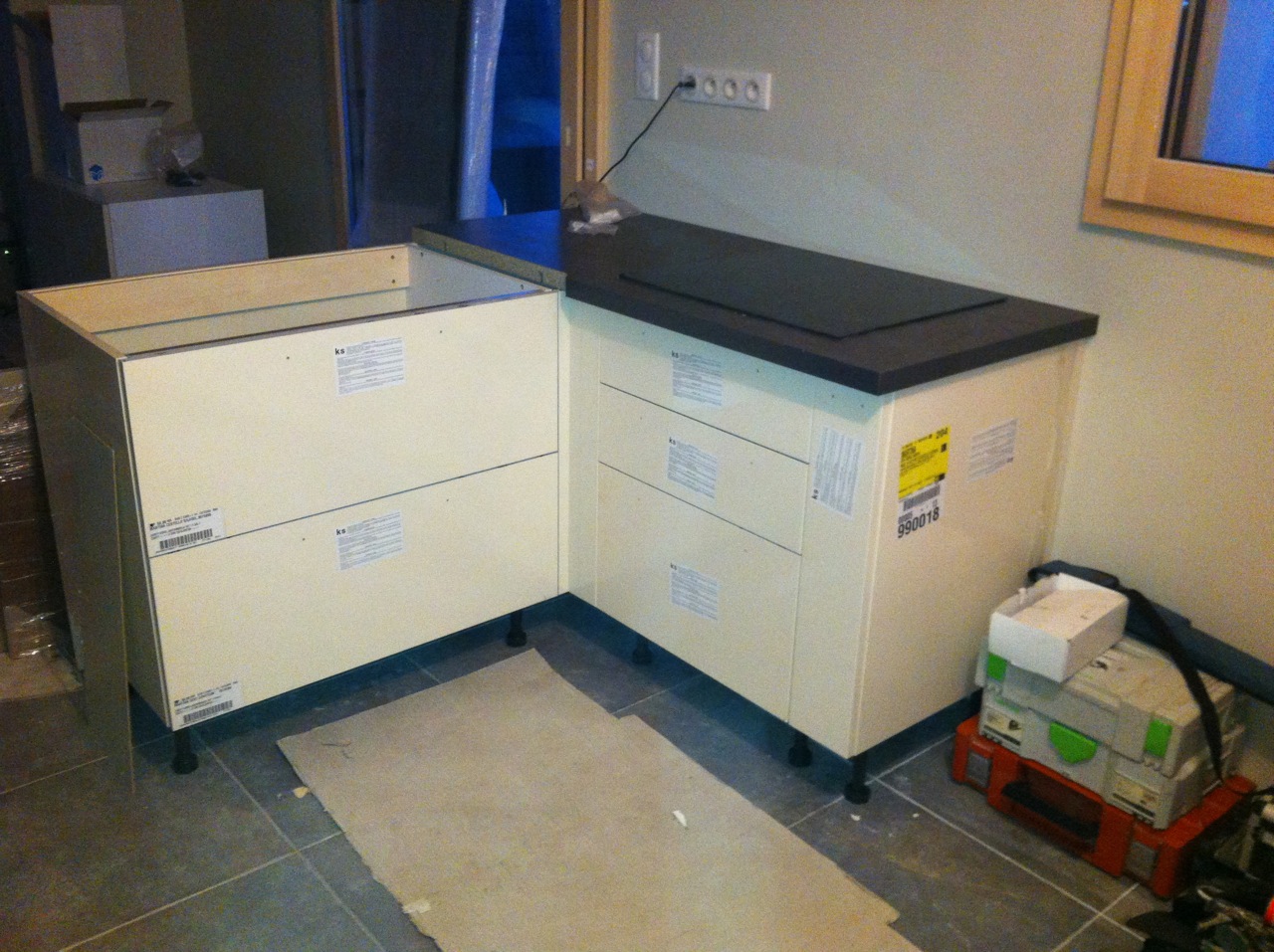 Pose d'une cuisine "Cusine Lube" / ART'34 / Artisan Montpellier