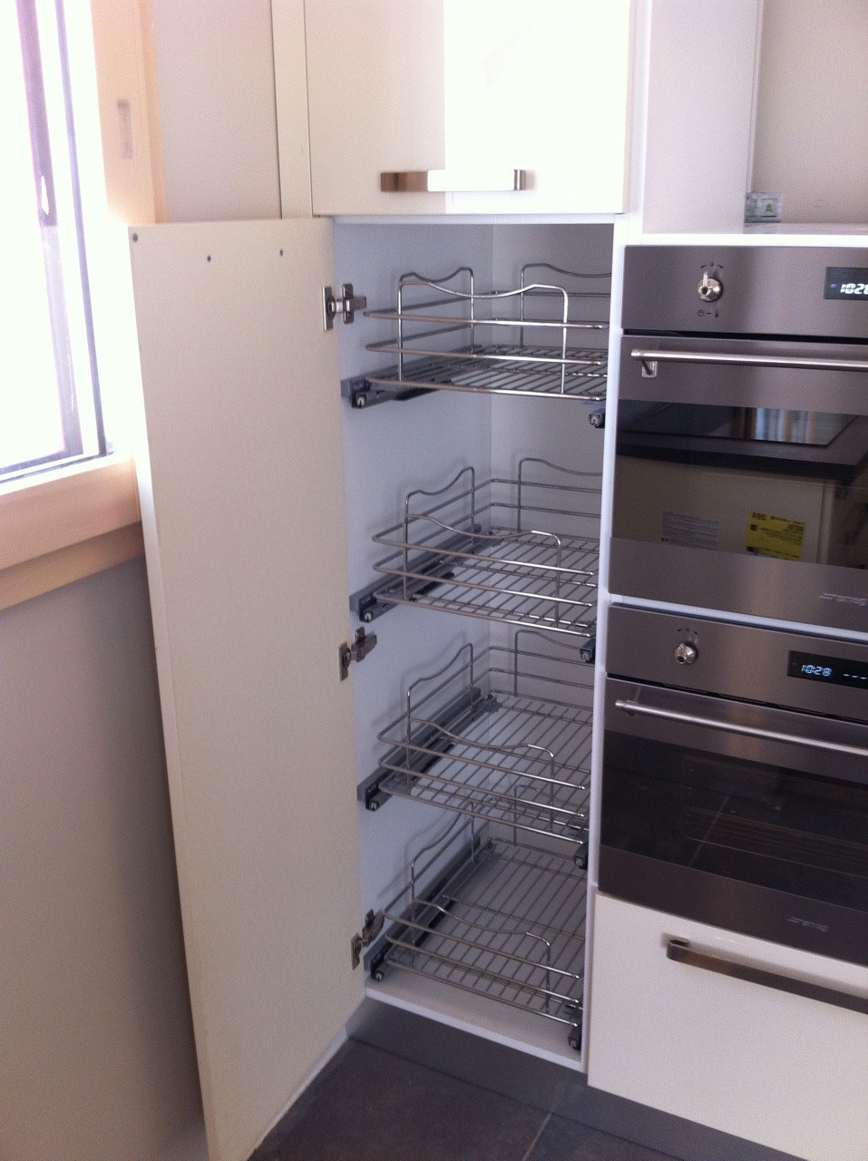 Pose d'une cuisine "Cusine Lube" / ART'34 / Artisan Montpellier