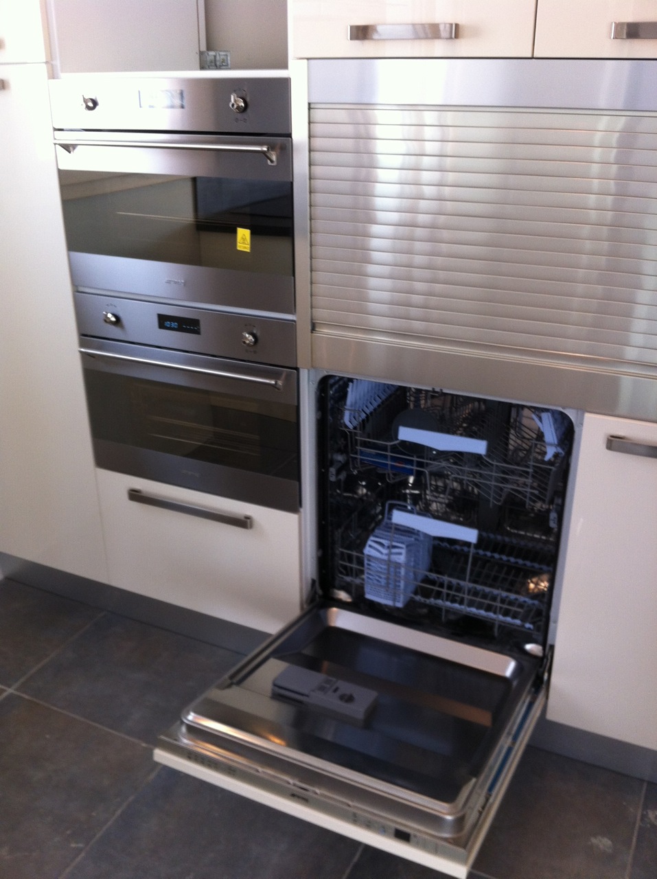 Pose d'une cuisine "Cusine Lube" / ART'34 / Artisan Montpellier