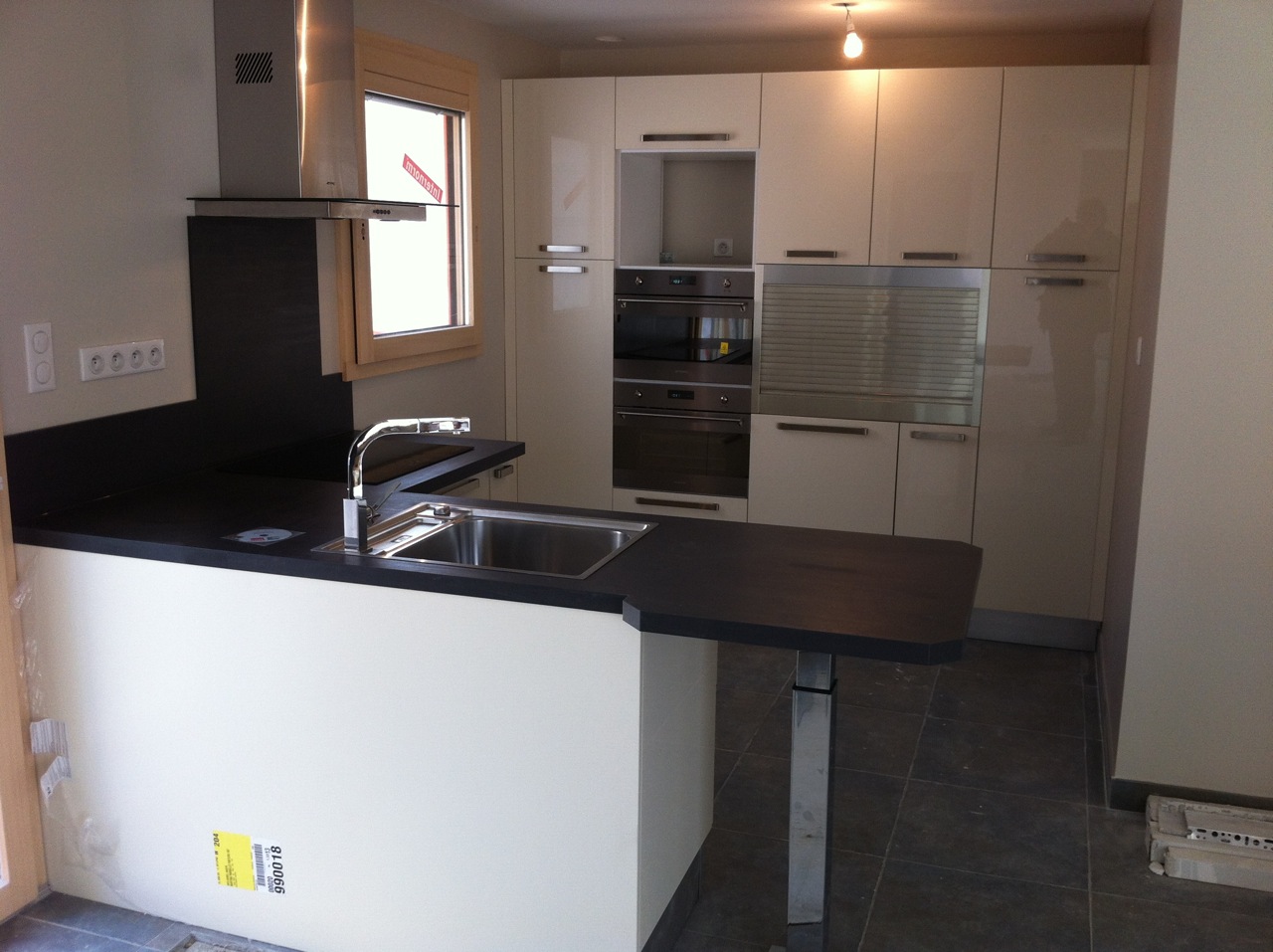 Pose d'une cuisine "Cusine Lube" / ART'34 / Artisan Montpellier