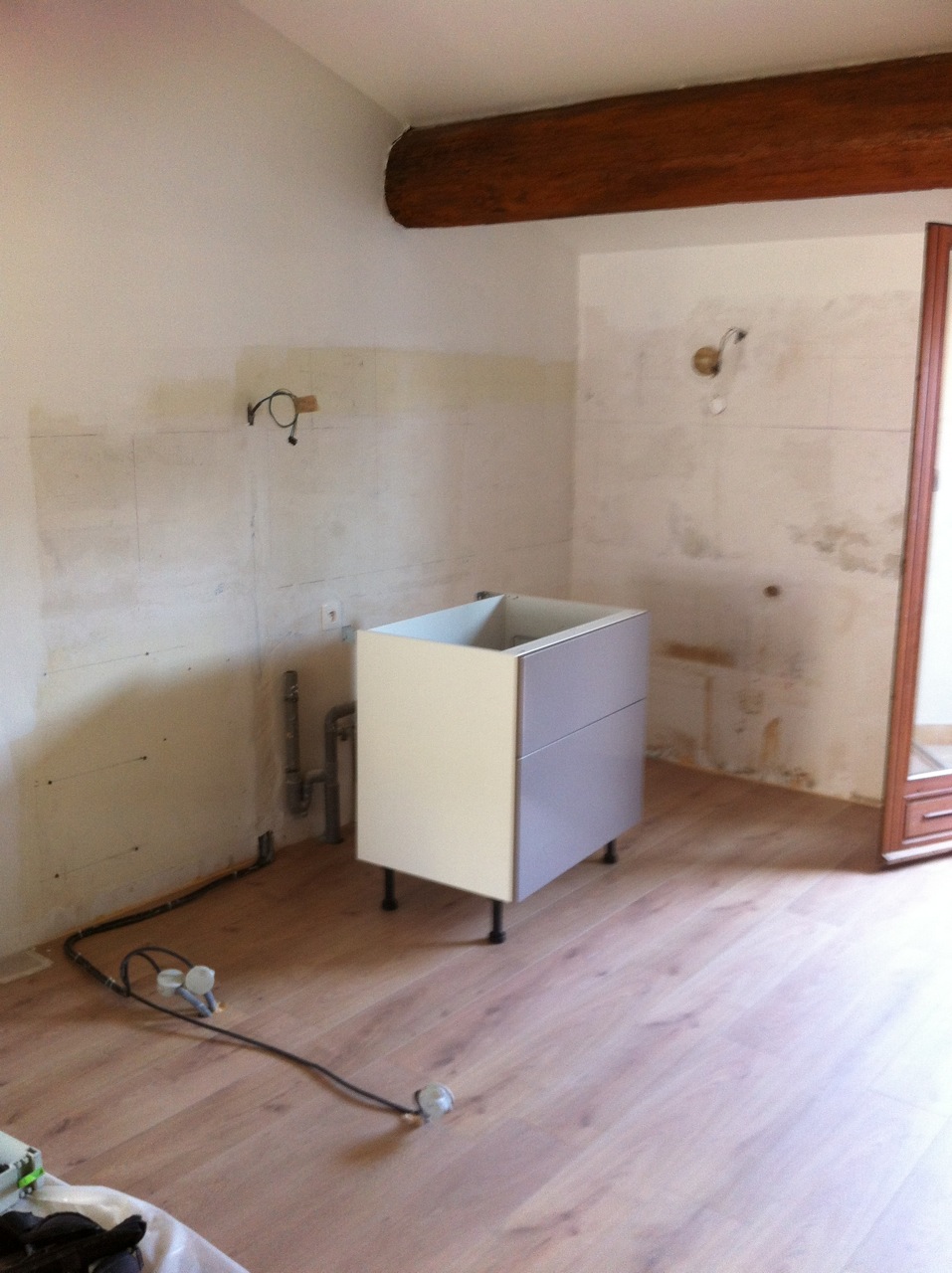 pose d'une cuisine à Lansargues / ART'34 Artisan Montpellier