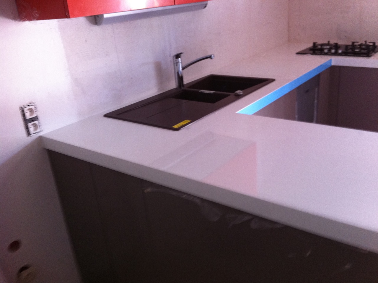 pose d'une cuisine à Lansargues / ART'34 Artisan Montpellier