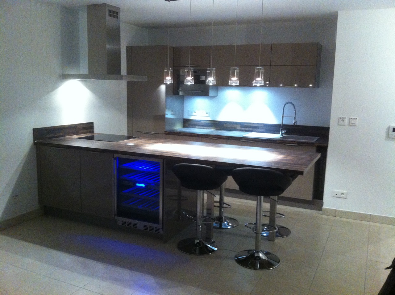 ART’34 SARL-Agencement, Renovation, Travaux-Thierry Amilien-Artisan Montpellier-Pose cuisine, dressing, parquet, salle-de-bain